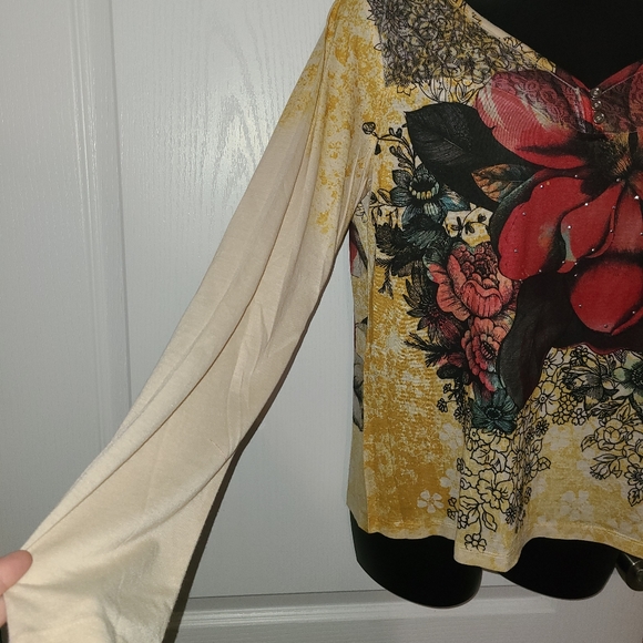 ✂️💲DROP- Beautiful Silk-screened Yellow 👕 - Picture 6 of 7